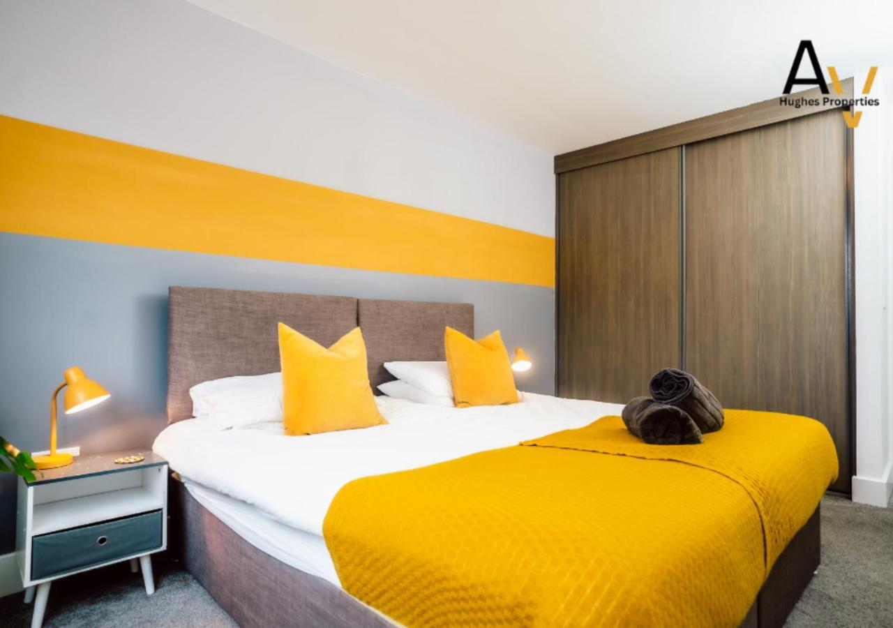 Luxurious One Bedroom Apartment by AV Hughes Properties Milton Keynes Exterior photo